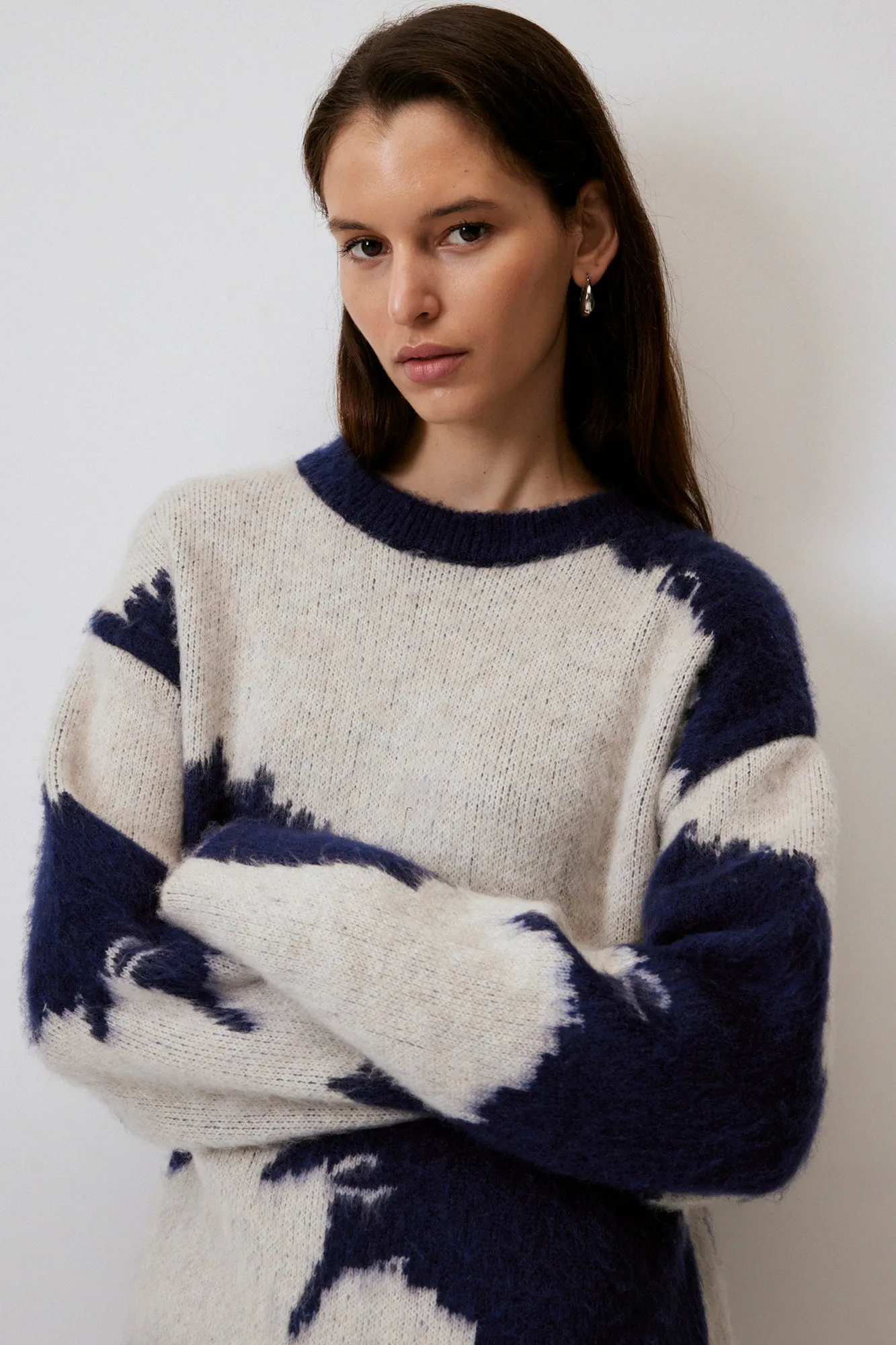 ABSTRACT PATTERNED KNIT SWEATER
