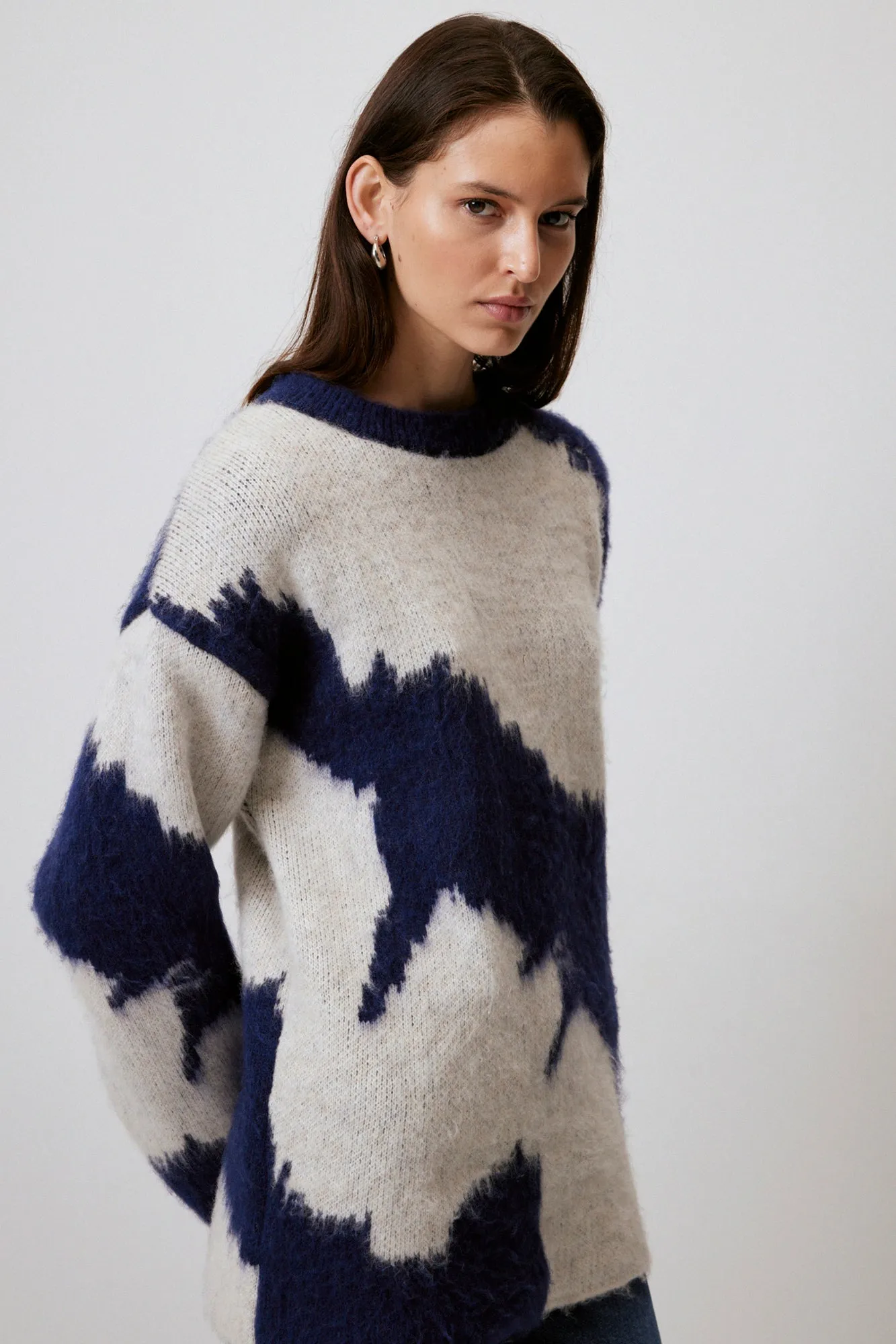ABSTRACT PATTERNED KNIT SWEATER