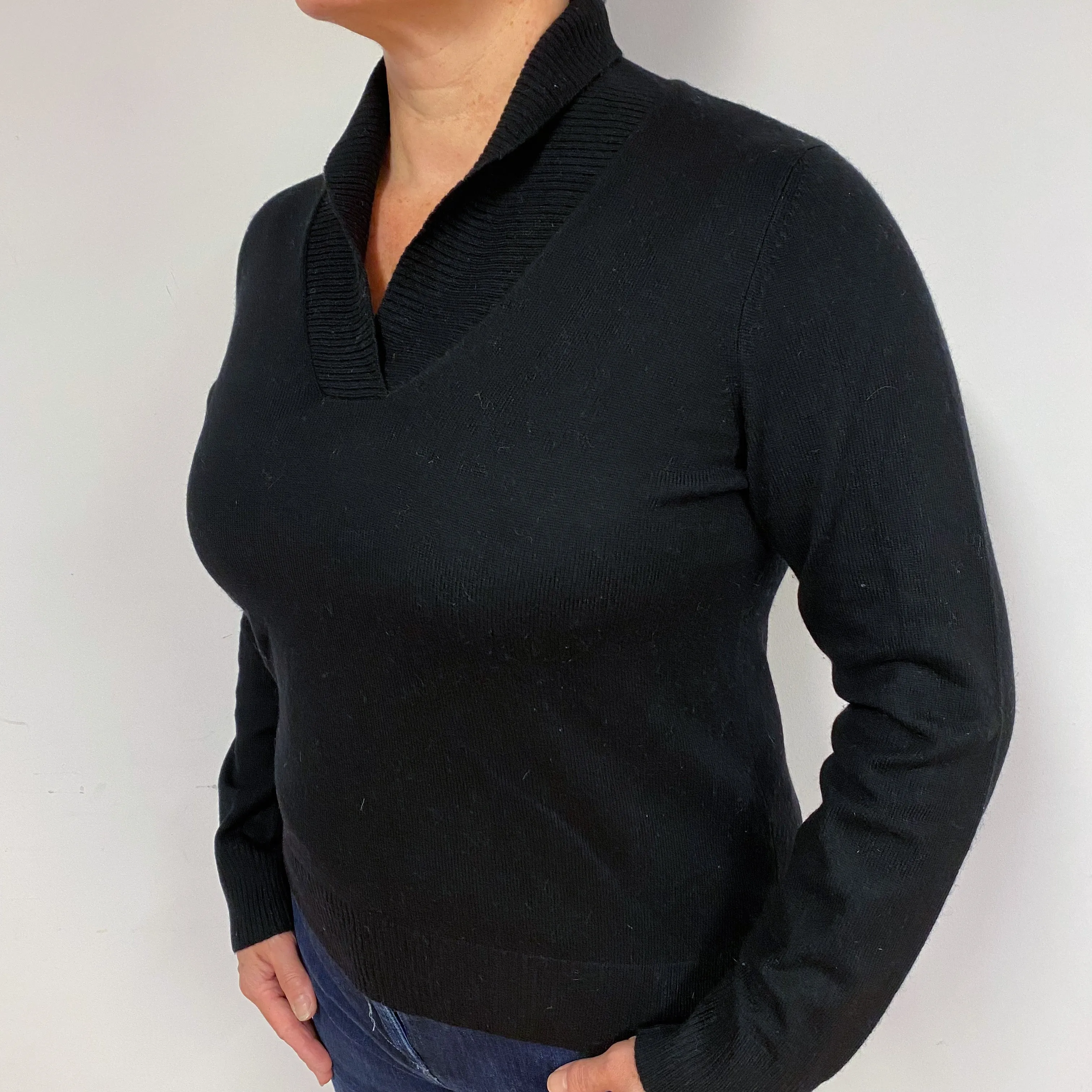 Black Collared Cashmere V-Neck Jumper Large