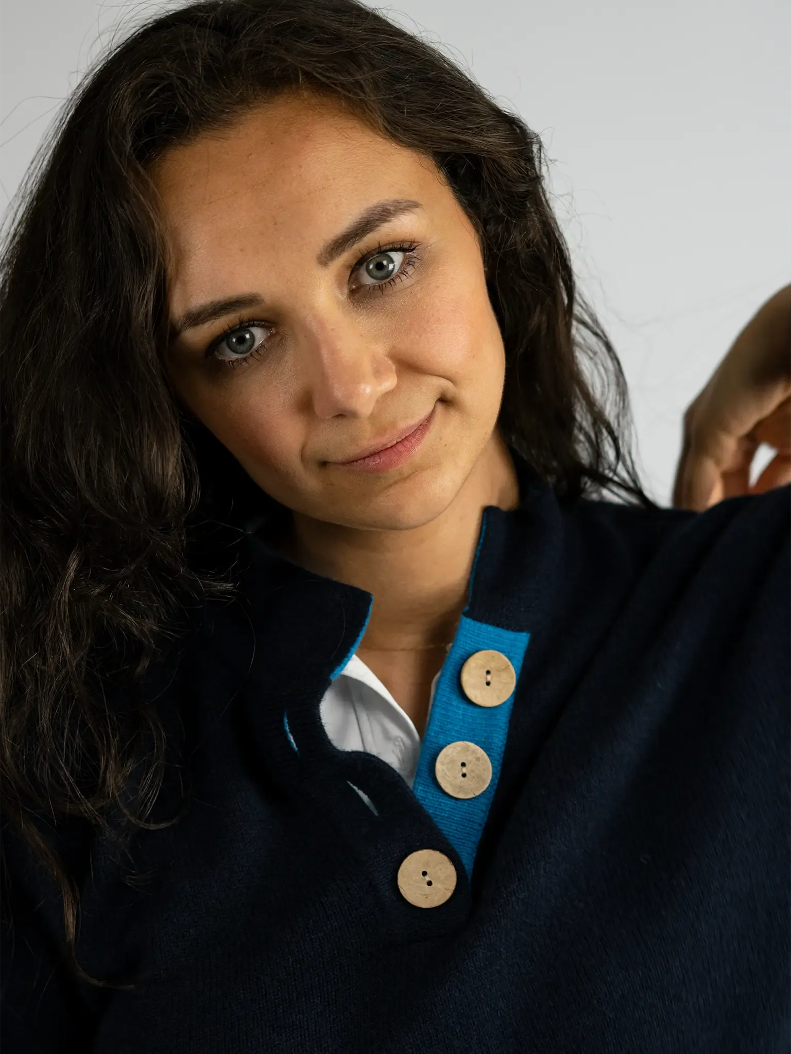 Cashmere and Merino High Collar Jumper | Navy with Turquoise