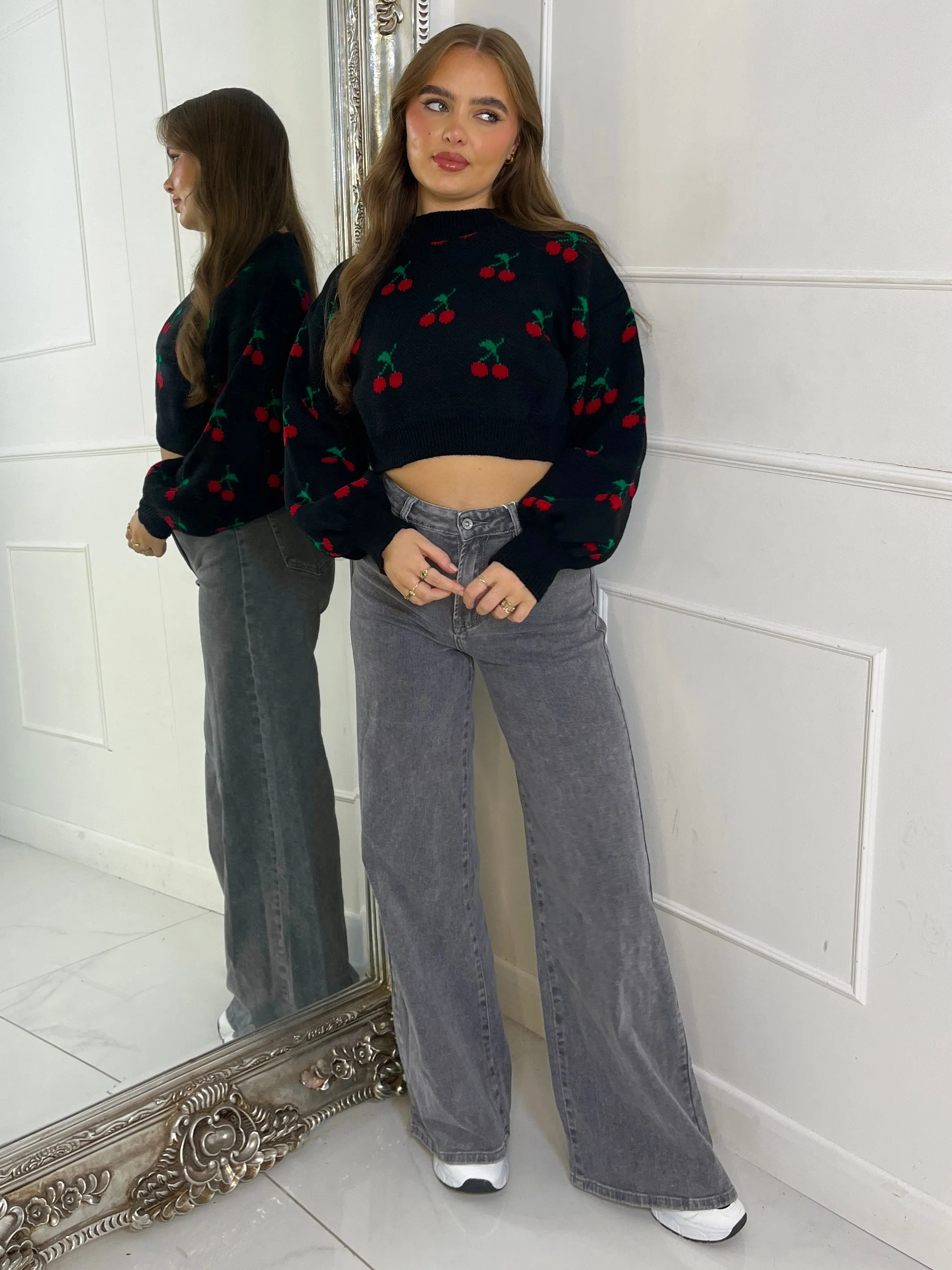 Cherry Cropped Knitted Jumper - Black