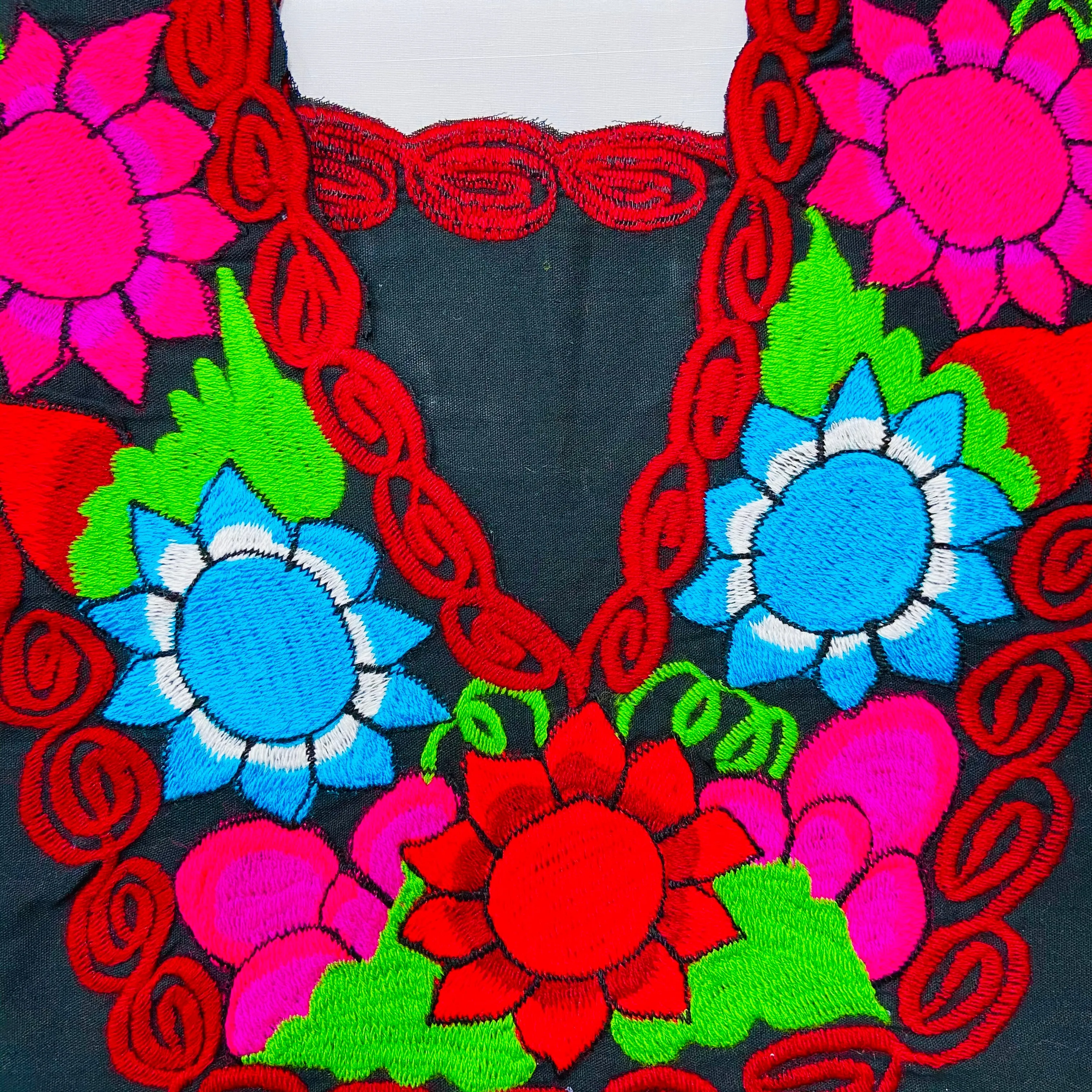 Chiapas Embroider Top- Plus Size