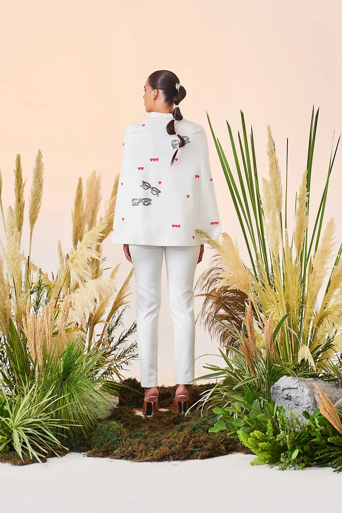 Holiday Sunglasses Cape With Narrow Pant