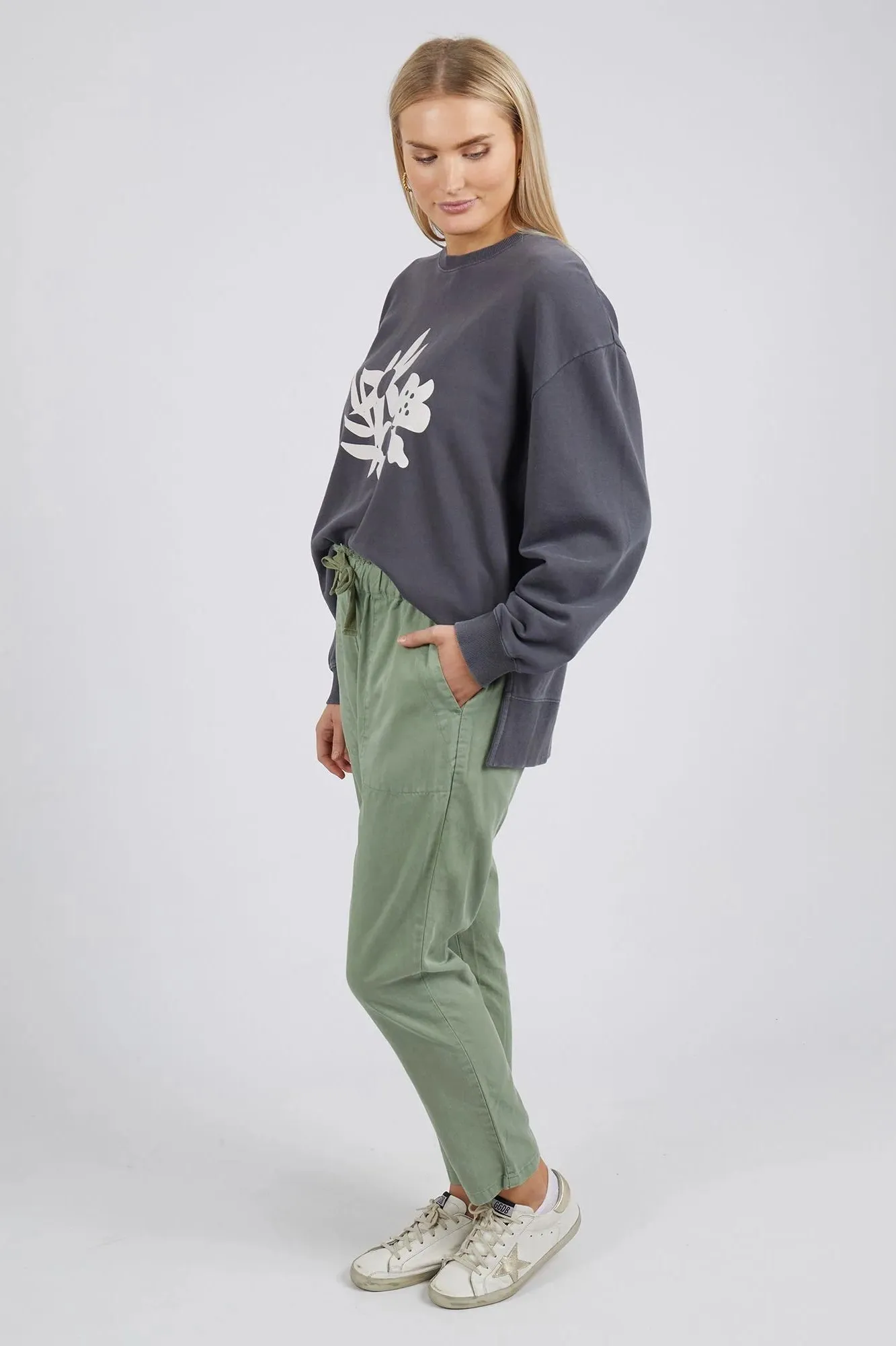 Inflorescence Crew in Washed Black