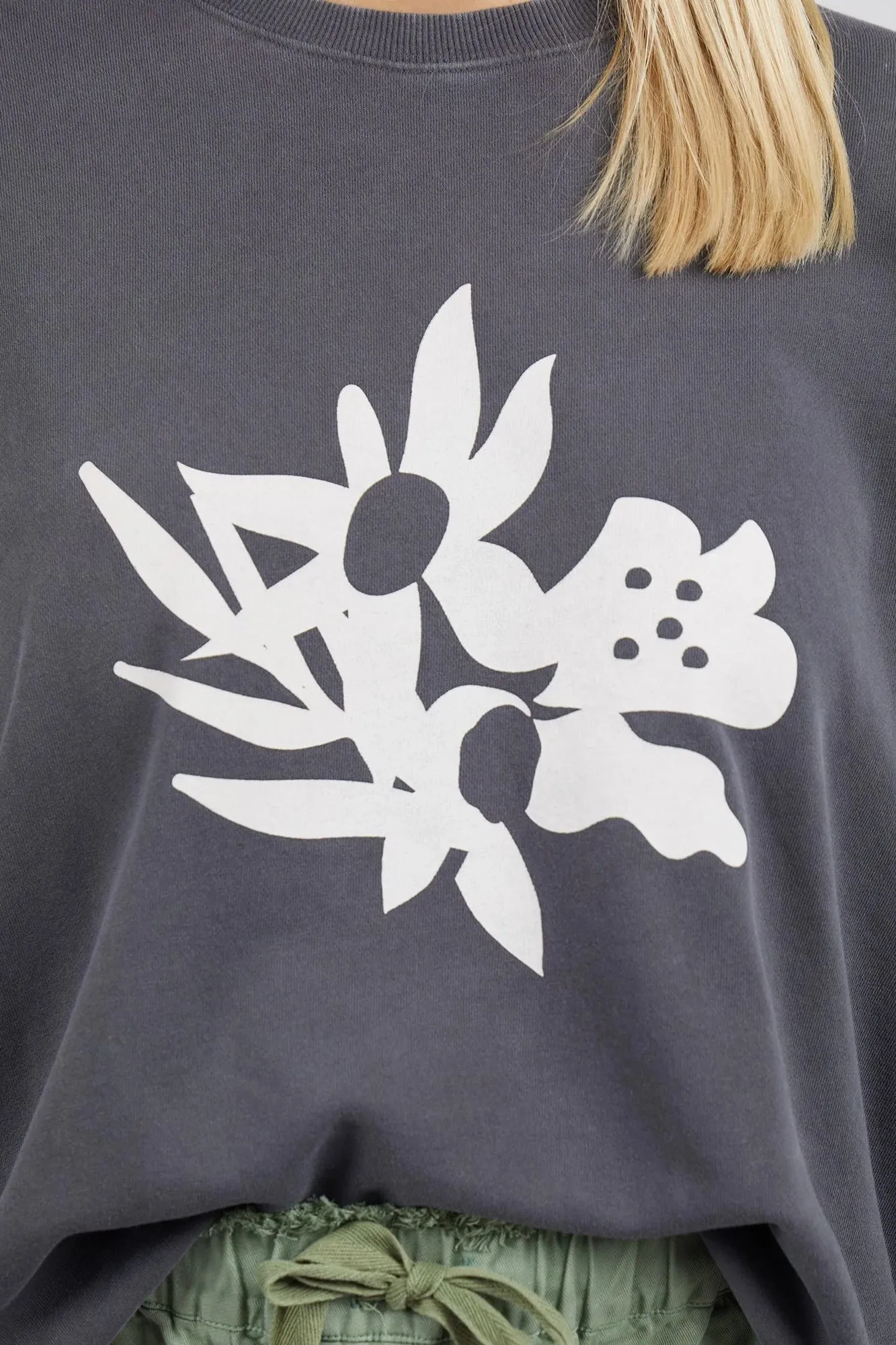 Inflorescence Crew in Washed Black