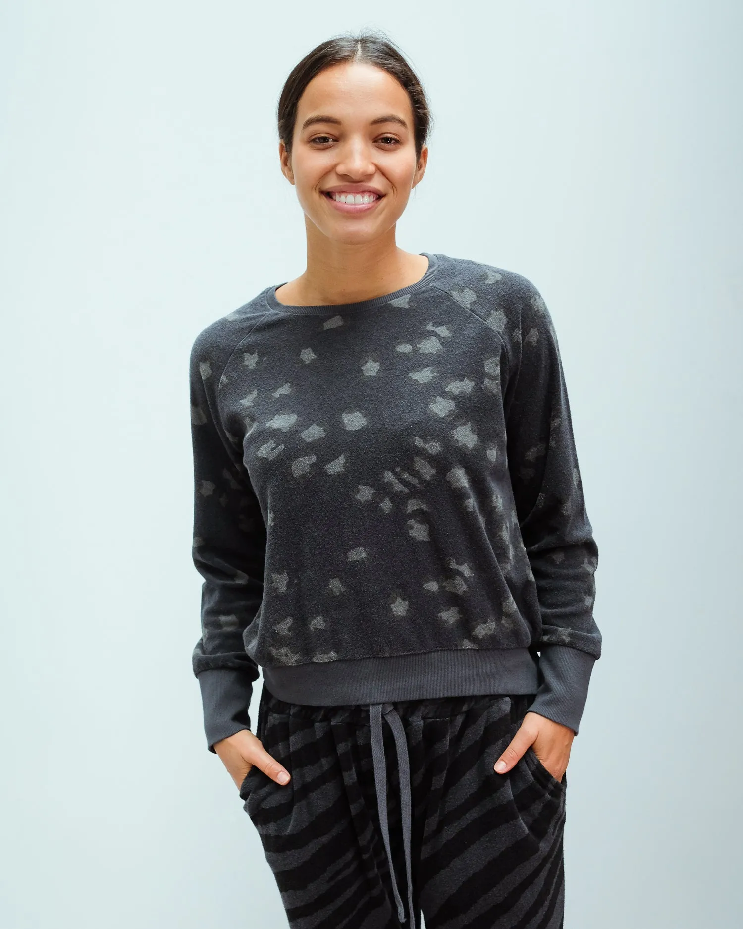 JU Leopard terry sweat in charcoal