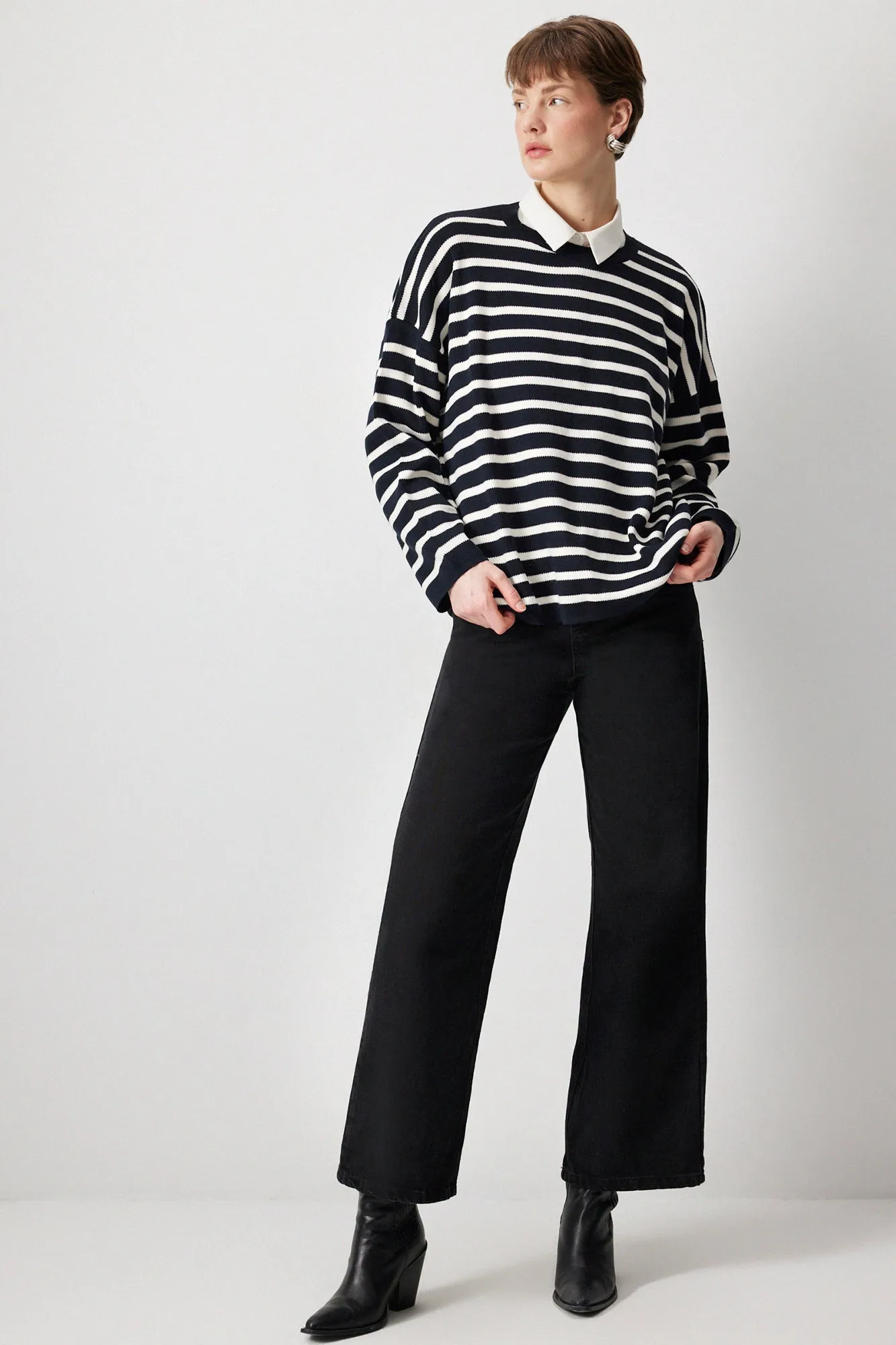 STRIPED OVERSIZE KNIT SWEATER